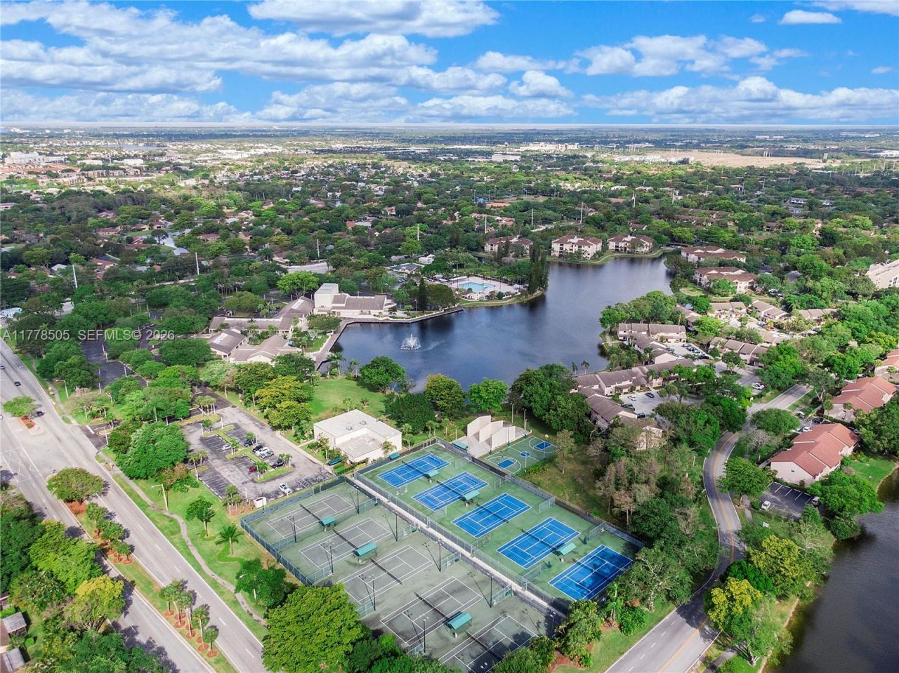 4101 E Coral Tree Cir, Unit 313, Coconut Creek, FL 33073 Photo