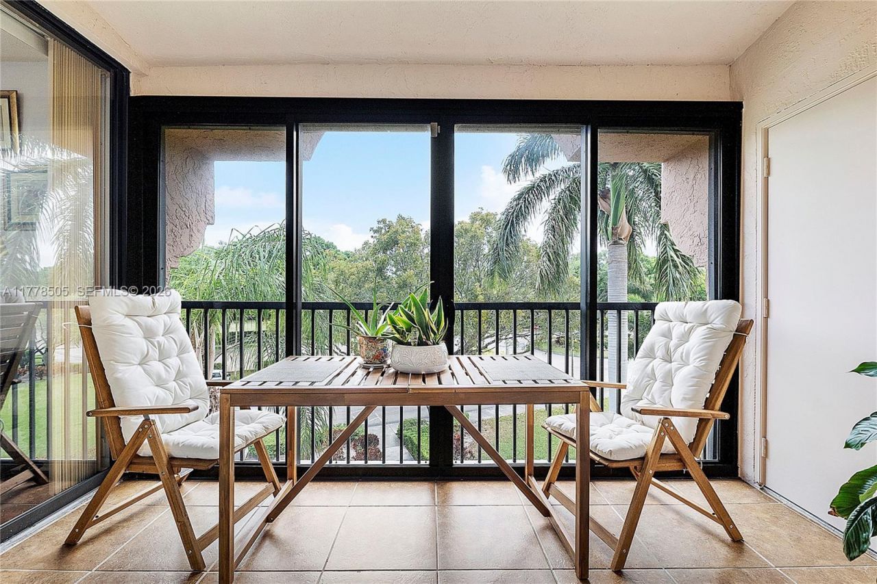 4101 E Coral Tree Cir, Unit 313, Coconut Creek, FL 33073 Photo