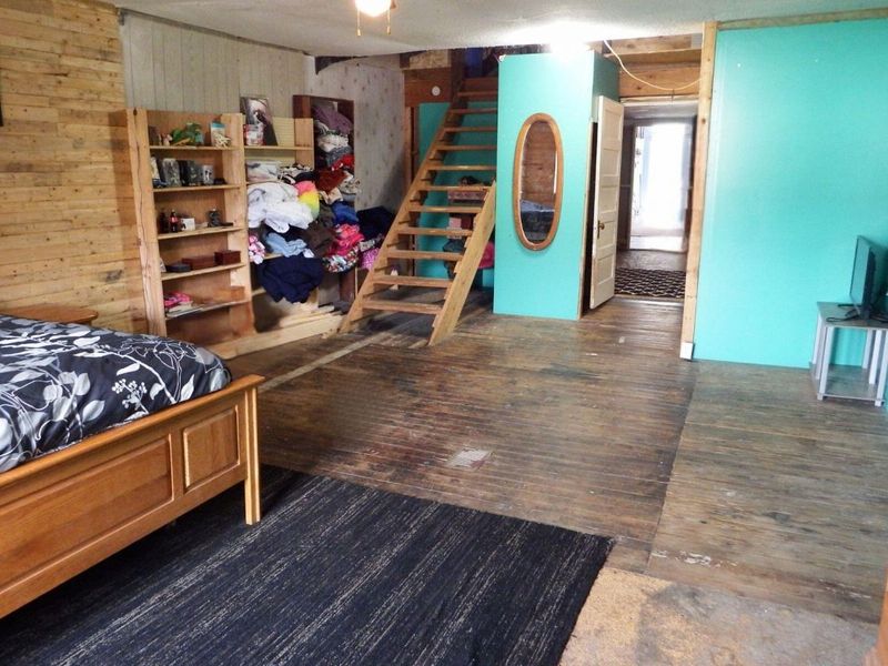 39 E Main Street, Crooksville, OH 43731 Photo 6