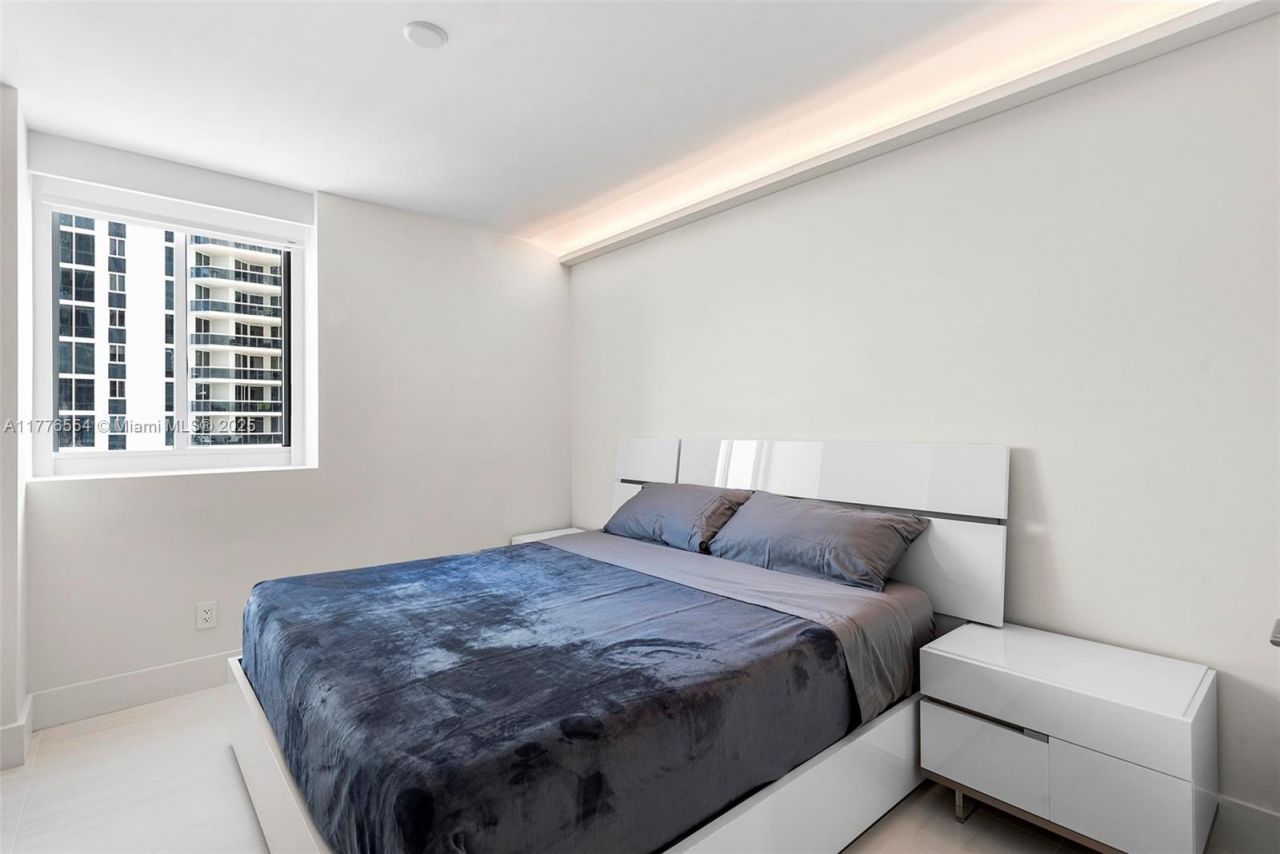 4775 Collins Ave, Unit 2607, Miami Beach, FL 33140 Photo