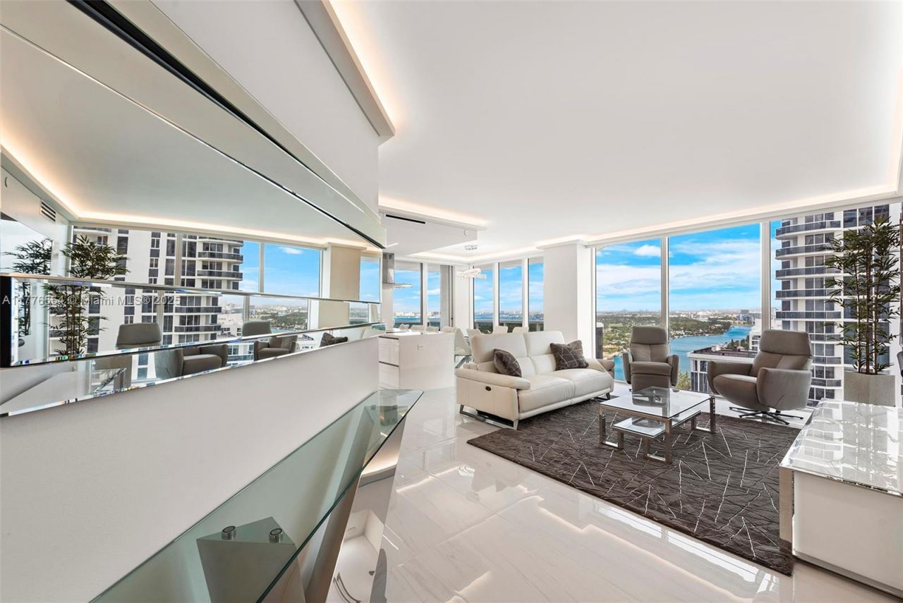 4775 Collins Ave, Unit 2607, Miami Beach, FL 33140 Photo
