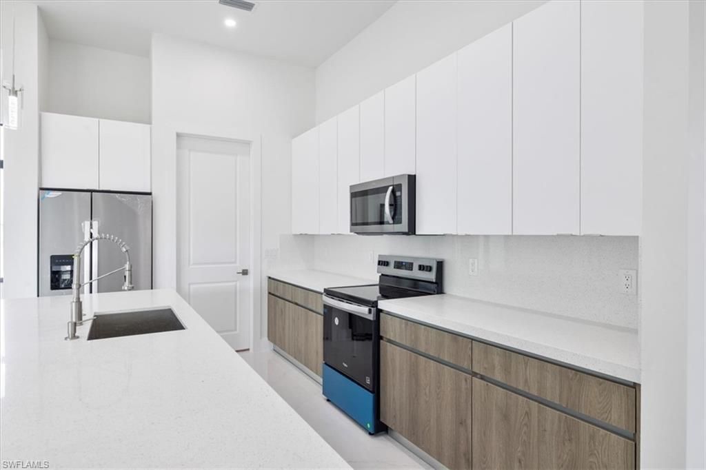 2500 NW 7th St, Cape Coral, FL 33993 Photo