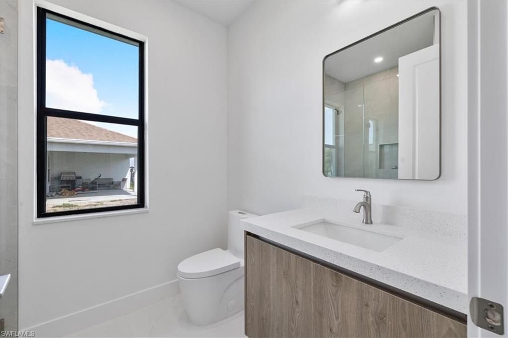 2500 NW 7th St, Cape Coral, FL 33993 Photo