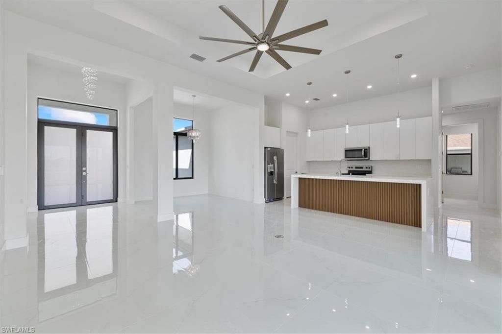 2500 NW 7th St, Cape Coral, FL 33993 Photo