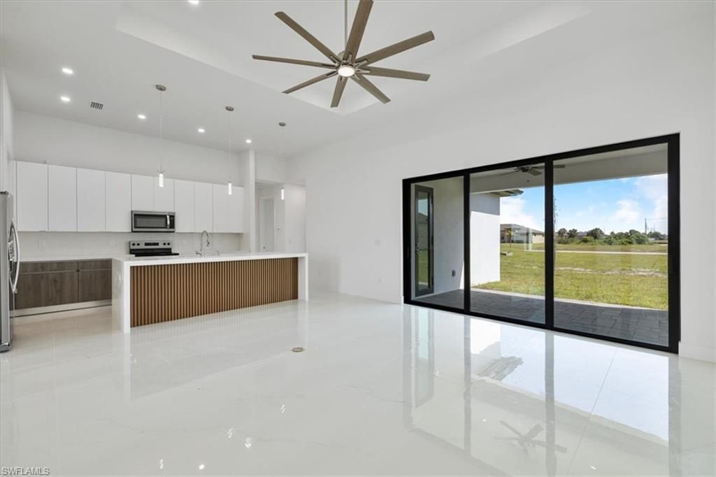 2500 NW 7th St, Cape Coral, FL 33993 Photo