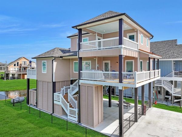 1983 Royalville Court, Port Bolivar, TX 77650