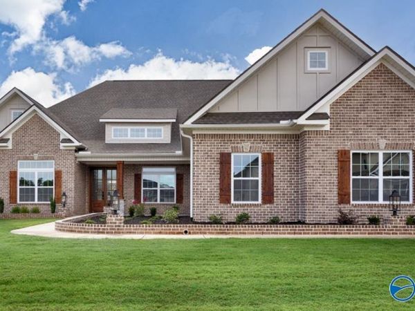 135 Lanwood Drive, Huntsville, AL 35811