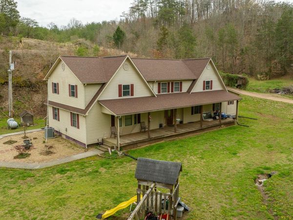 8651 Tazewell Hwy, Sneedville, TN 37869