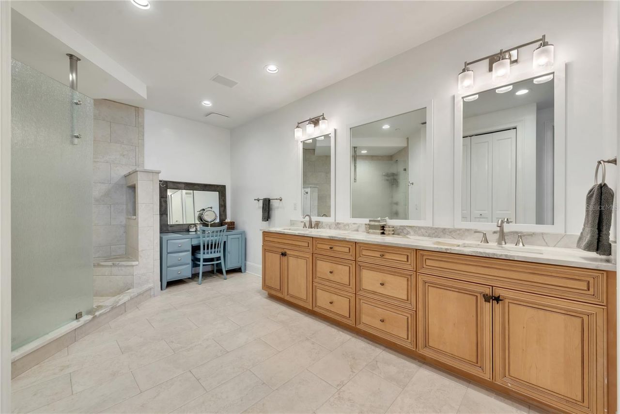 16300 Gulf Boulevard, Unit 300B, Redington Beach, FL 33708 Photo