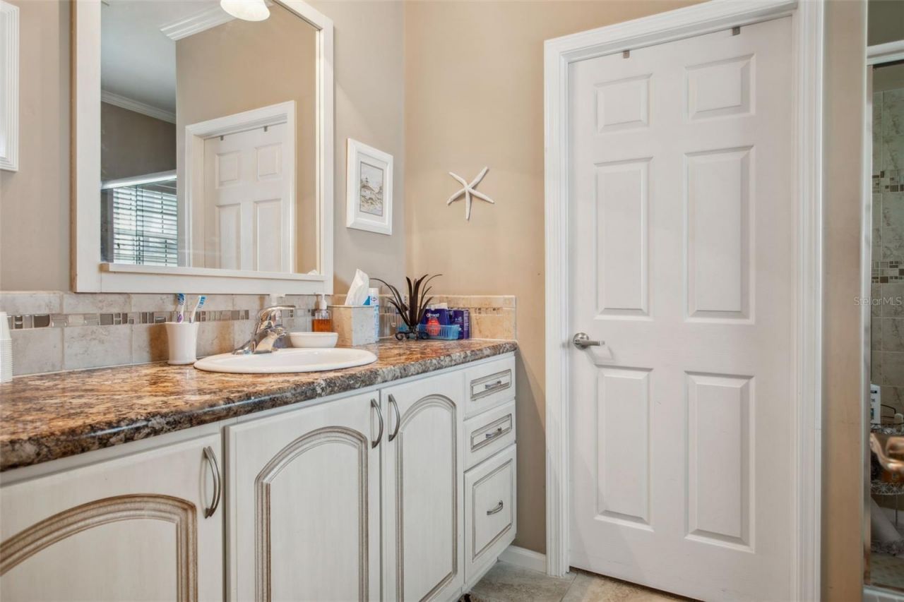 4851 W Gandy Boulevard, Unit B09L23, Tampa, FL 33611 Photo