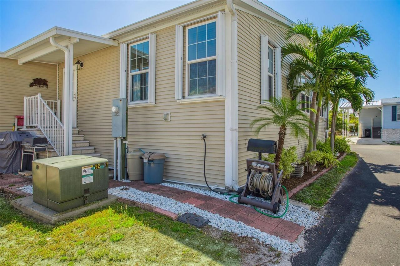 4851 W Gandy Boulevard, Unit B09L23, Tampa, FL 33611 Photo