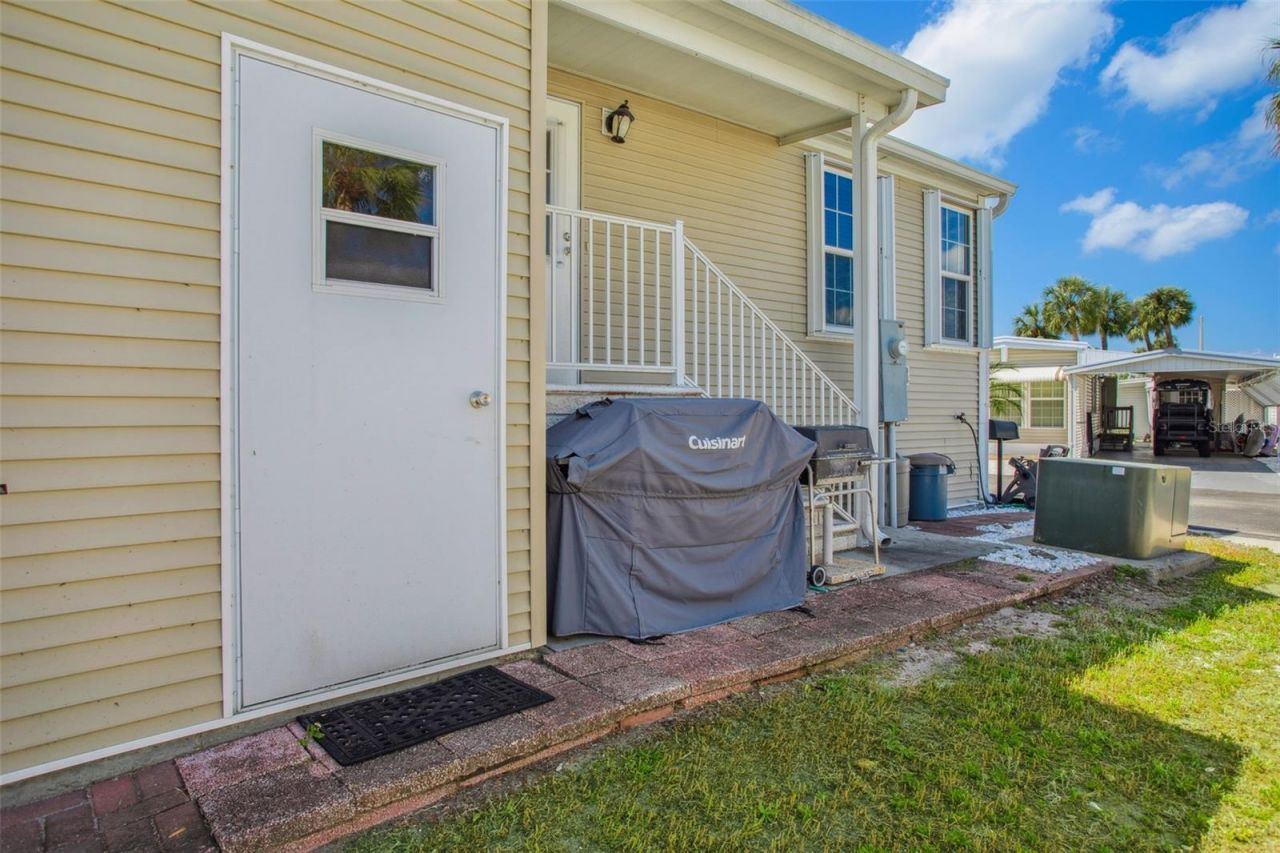 4851 W Gandy Boulevard, Unit B09L23, Tampa, FL 33611 Photo