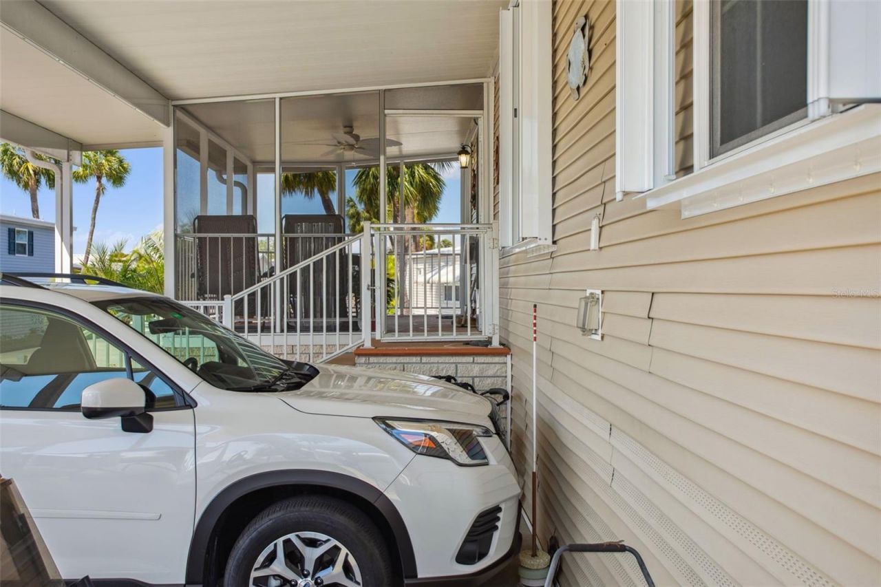 4851 W Gandy Boulevard, Unit B09L23, Tampa, FL 33611 Photo