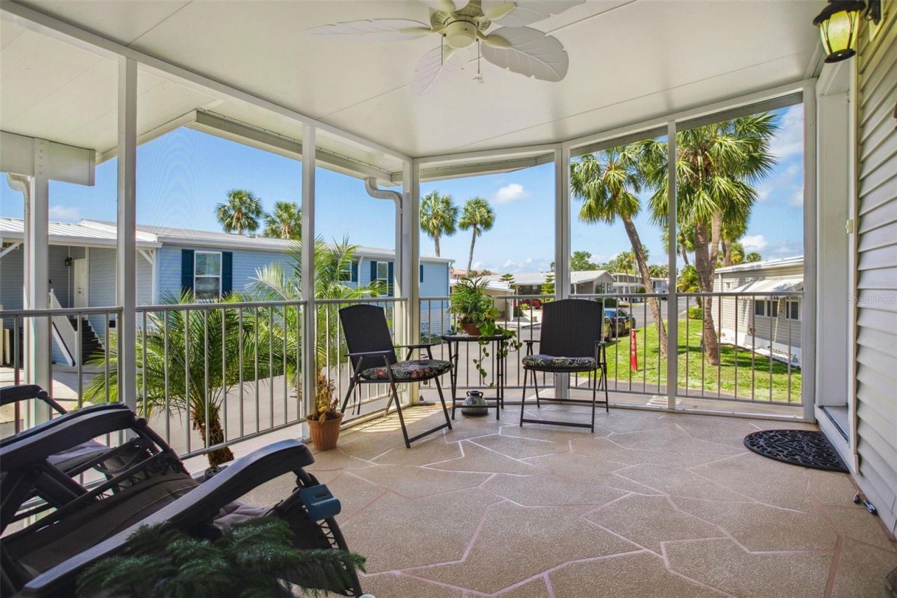 4851 W Gandy Boulevard, Unit B09L23, Tampa, FL 33611 Photo