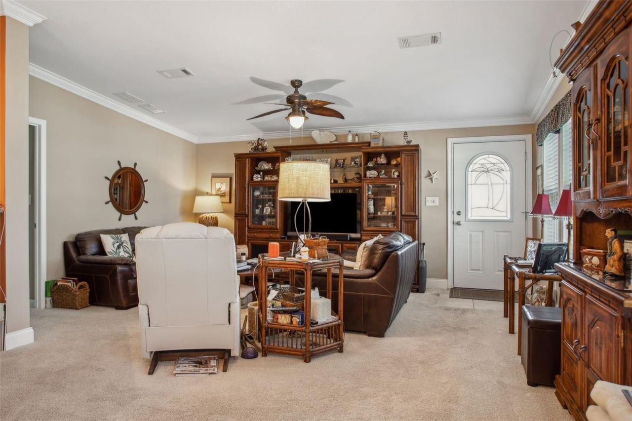 4851 W Gandy Boulevard, Unit B09L23, Tampa, FL 33611 Photo