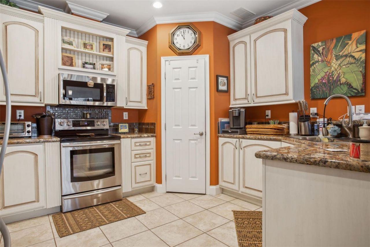 4851 W Gandy Boulevard, Unit B09L23, Tampa, FL 33611 Photo