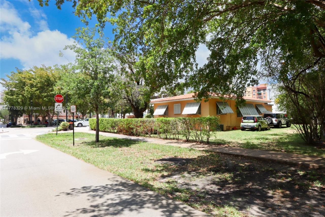 2715 Galiano St, Coral Gables, FL 33134 Photo