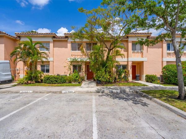20857 NW 4th St, Unit 20869, Pembroke Pines, FL 33029