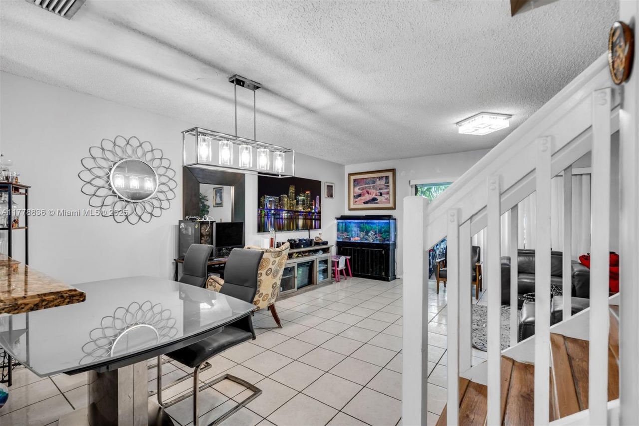 20857 NW 4th St, Unit 20869, Pembroke Pines, FL 33029 Photo