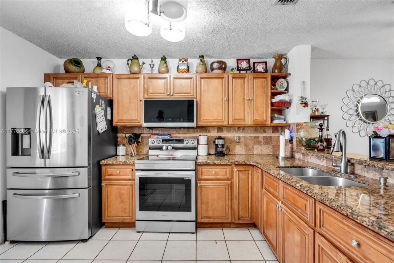 20857 NW 4th St, Unit 20869, Pembroke Pines, FL 33029 Photo