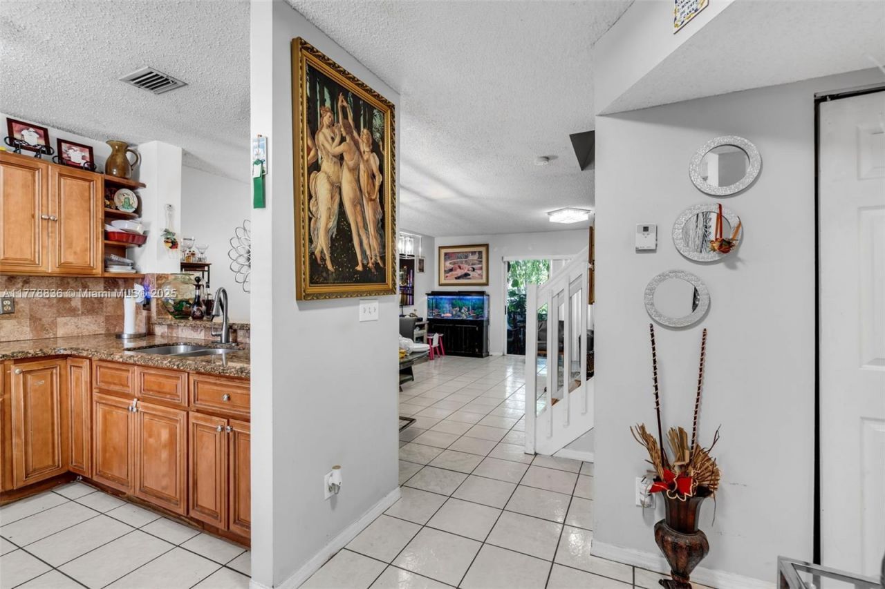 20857 NW 4th St, Unit 20869, Pembroke Pines, FL 33029 Photo