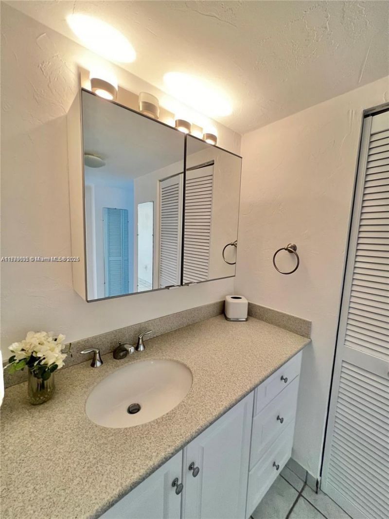 9273 Collins Ave, Unit 801, Surfside, FL 33154 Photo