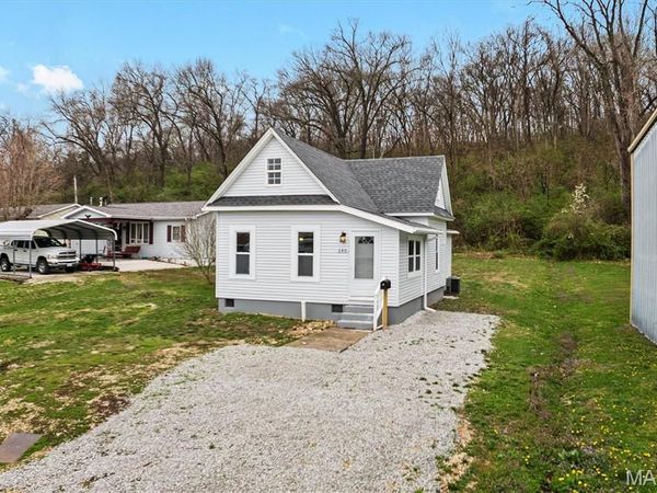 140 Pershing Avenue, Kampsville, IL 62053