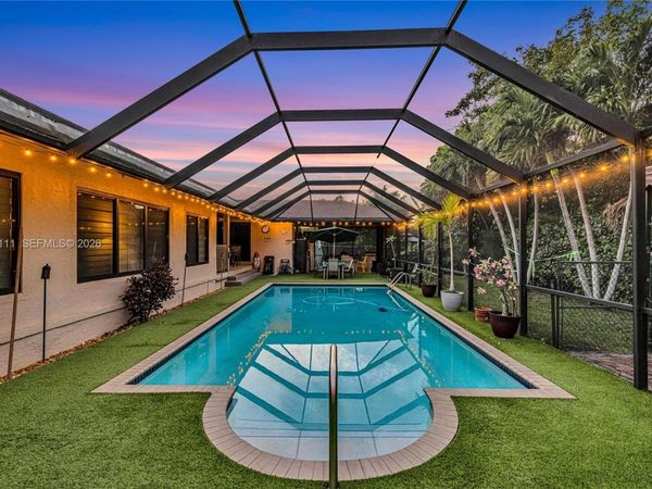 7801 SW 170th St, Palmetto Bay, FL 33157