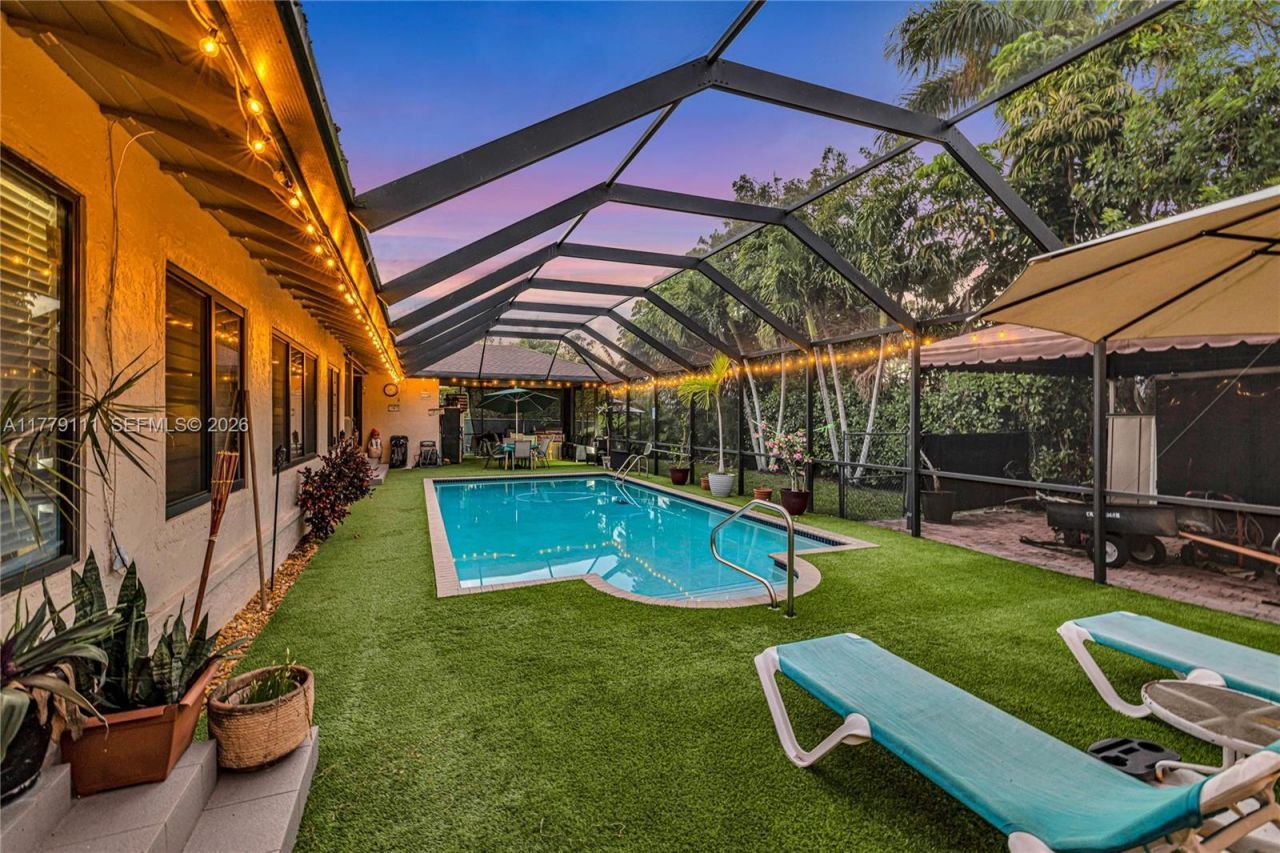 7801 SW 170th St, Palmetto Bay, FL 33157 Photo