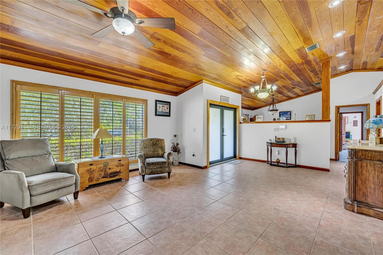 7801 SW 170th St, Palmetto Bay, FL 33157 Photo