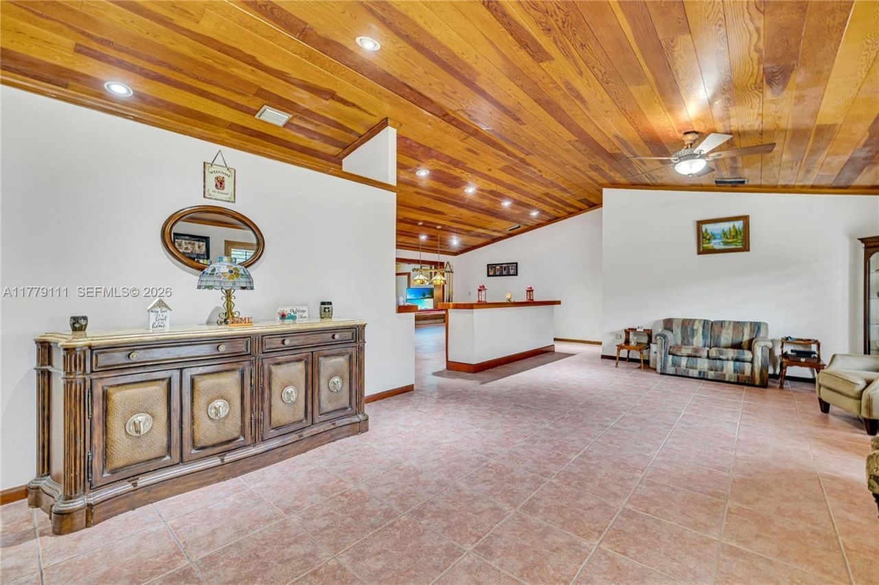 7801 SW 170th St, Palmetto Bay, FL 33157 Photo