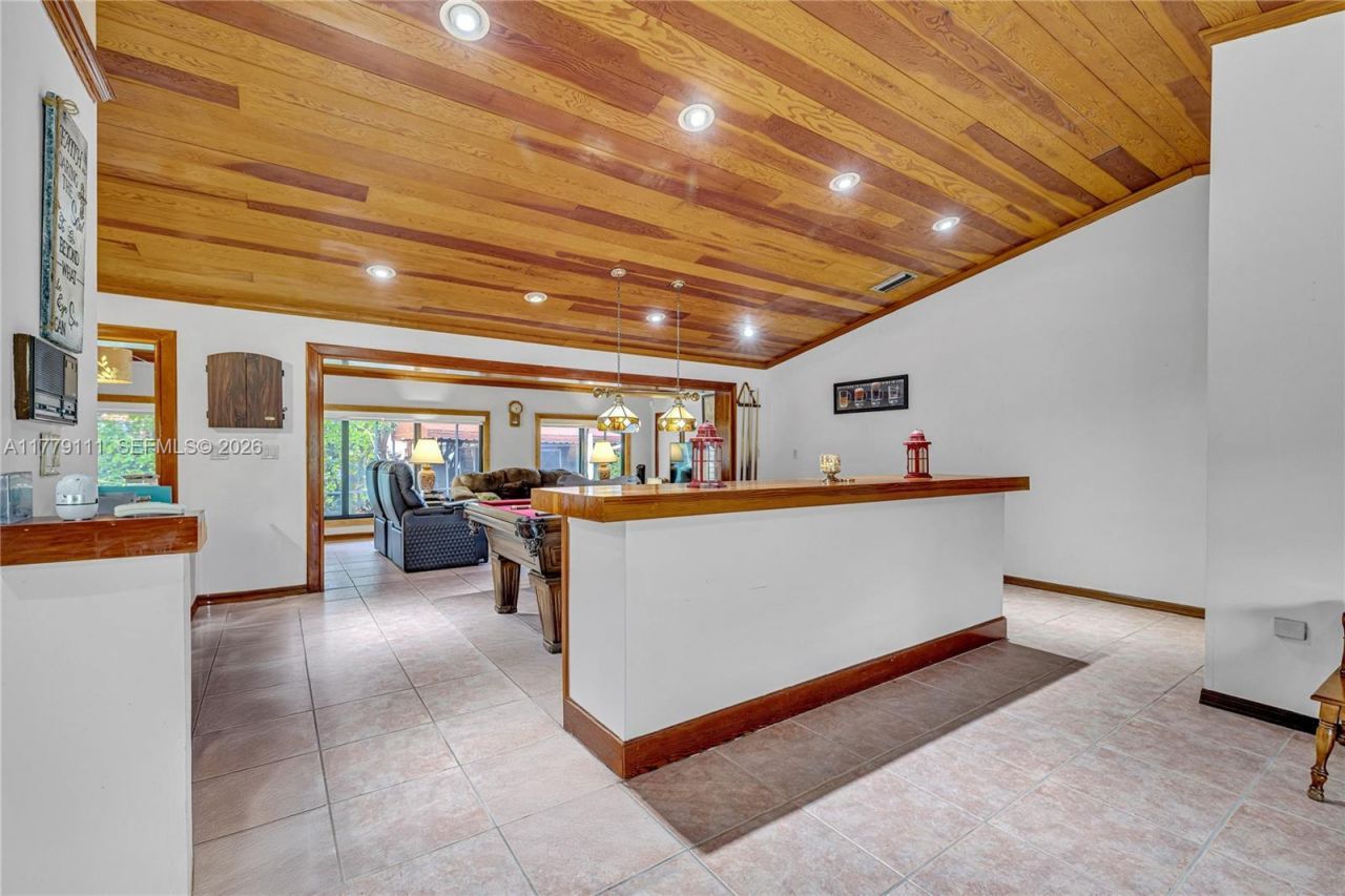 7801 SW 170th St, Palmetto Bay, FL 33157 Photo