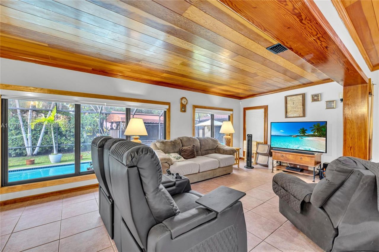 7801 SW 170th St, Palmetto Bay, FL 33157 Photo