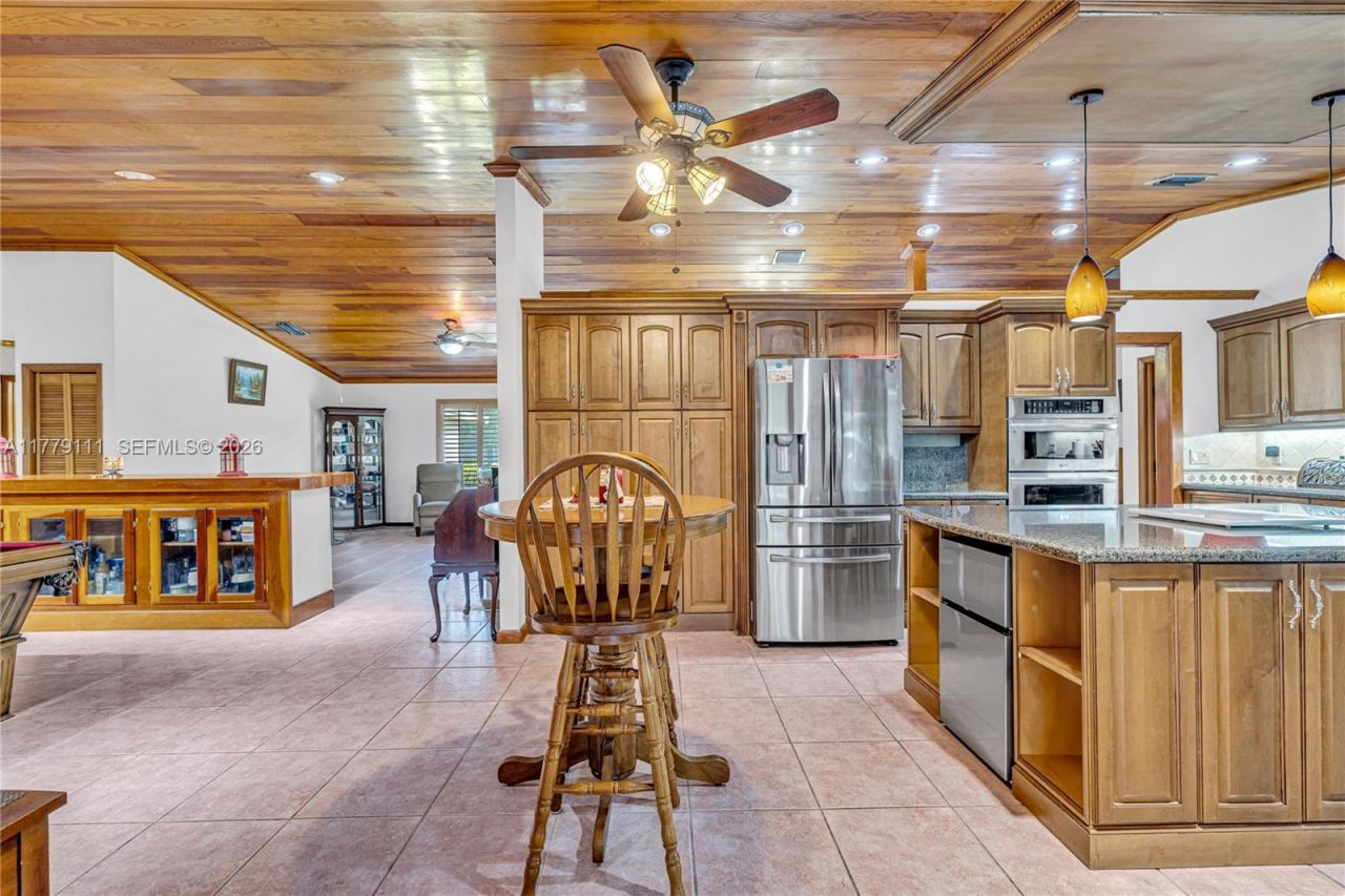 7801 SW 170th St, Palmetto Bay, FL 33157 Photo