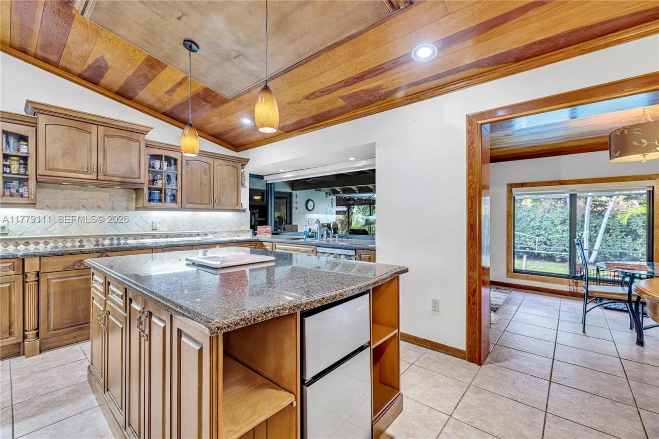 7801 SW 170th St, Palmetto Bay, FL 33157 Photo