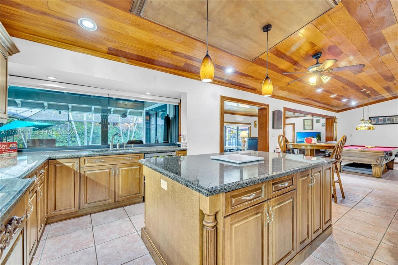 7801 SW 170th St, Palmetto Bay, FL 33157 Photo