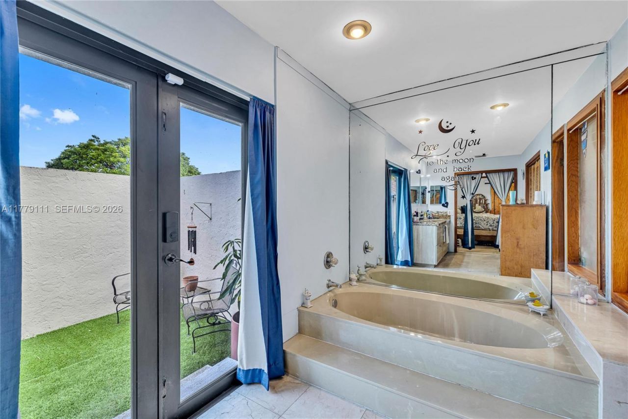 7801 SW 170th St, Palmetto Bay, FL 33157 Photo