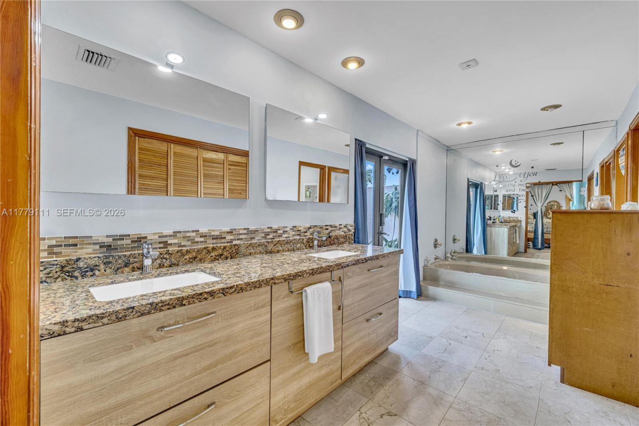 7801 SW 170th St, Palmetto Bay, FL 33157 Photo