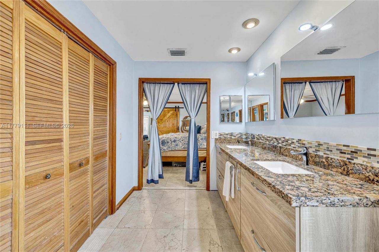 7801 SW 170th St, Palmetto Bay, FL 33157 Photo