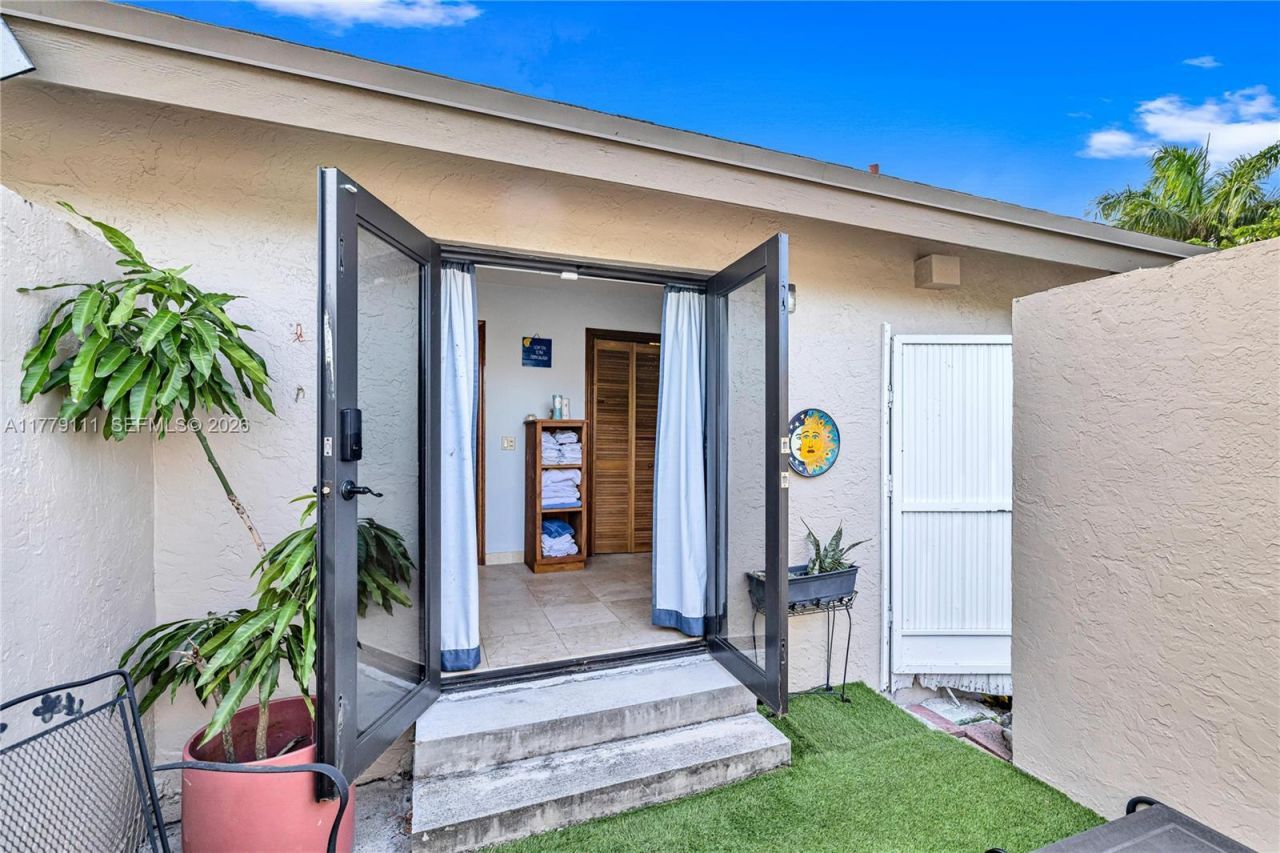 7801 SW 170th St, Palmetto Bay, FL 33157 Photo