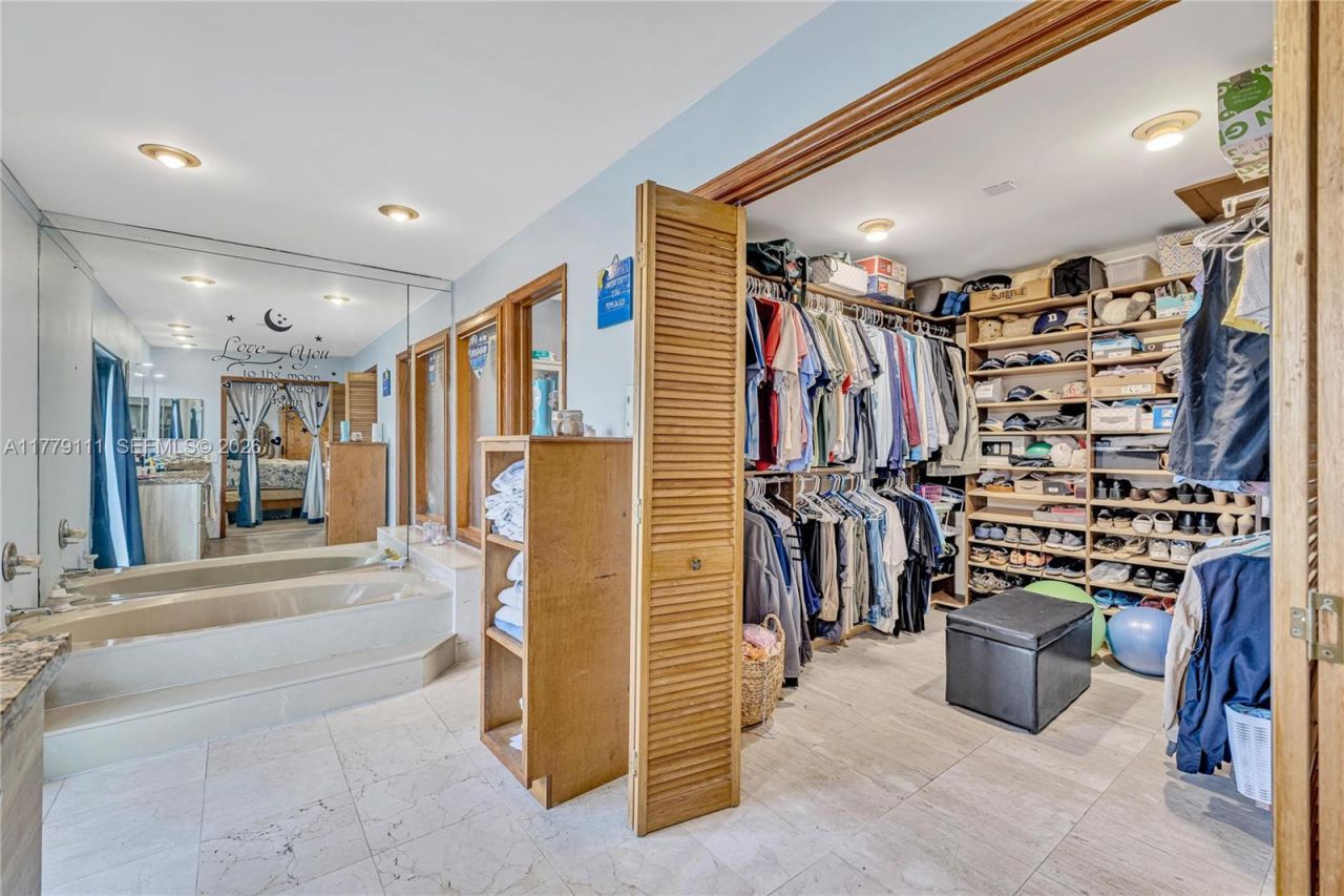 7801 SW 170th St, Palmetto Bay, FL 33157 Photo