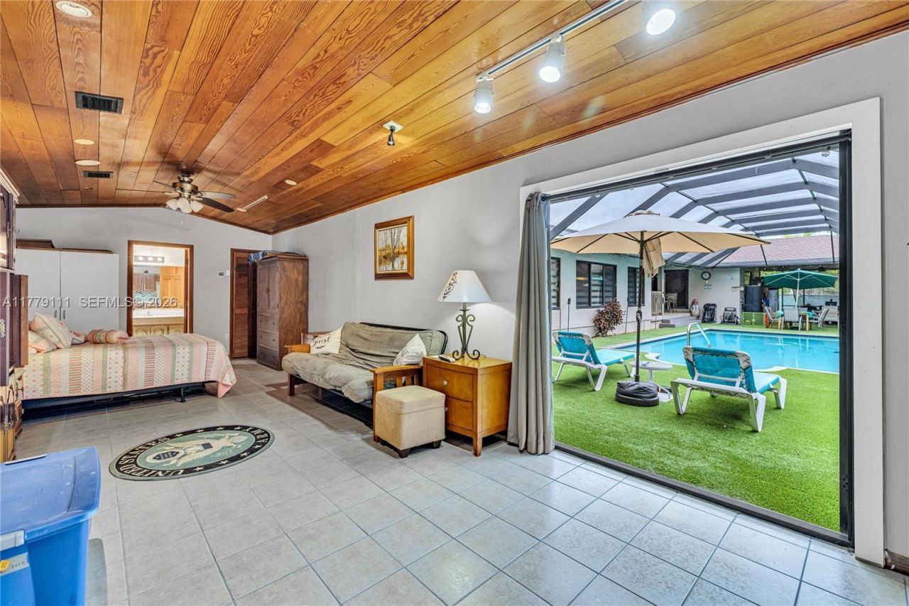 7801 SW 170th St, Palmetto Bay, FL 33157 Photo