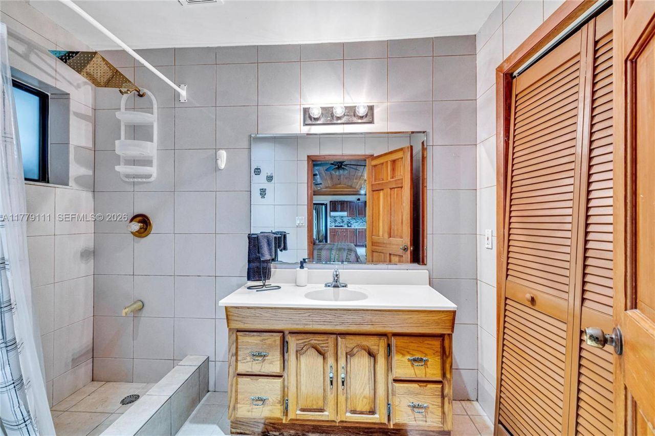 7801 SW 170th St, Palmetto Bay, FL 33157 Photo