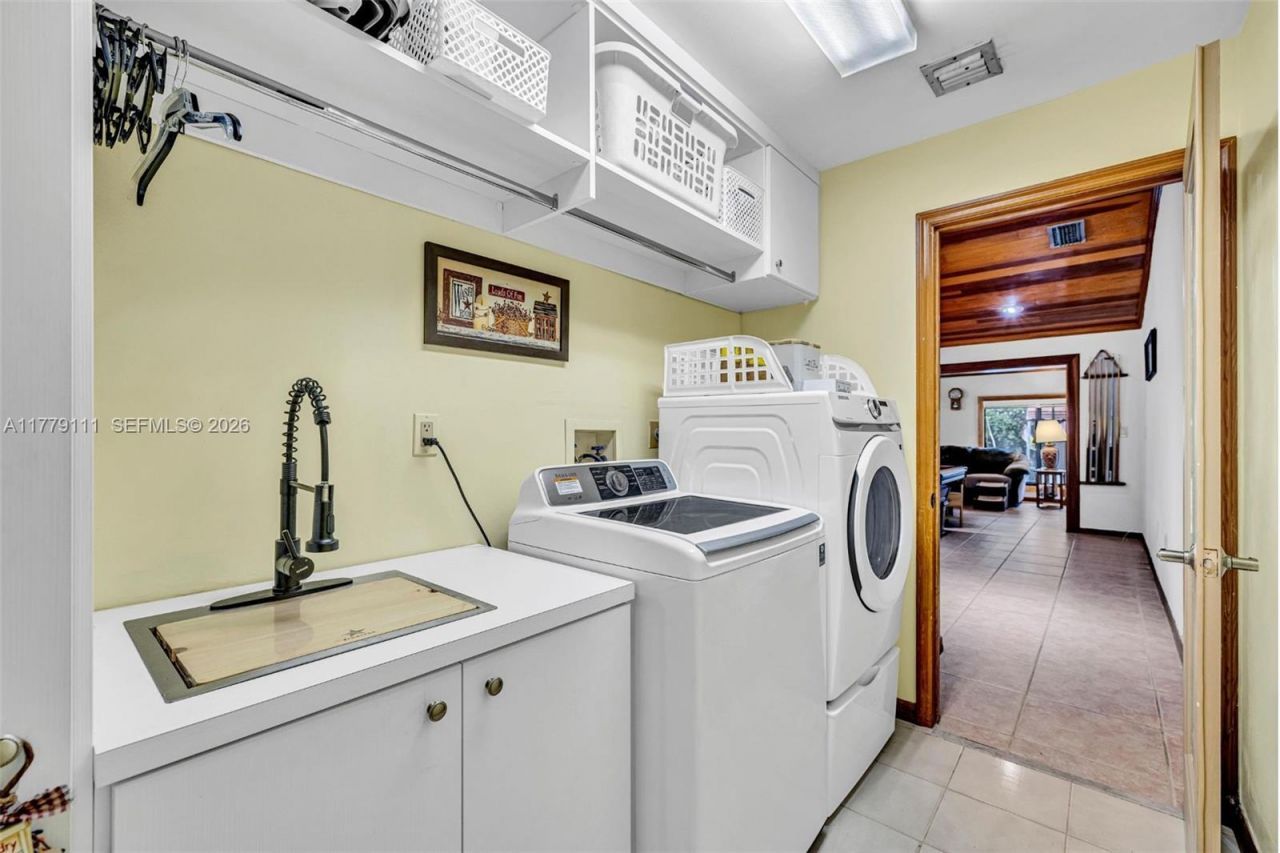 7801 SW 170th St, Palmetto Bay, FL 33157 Photo