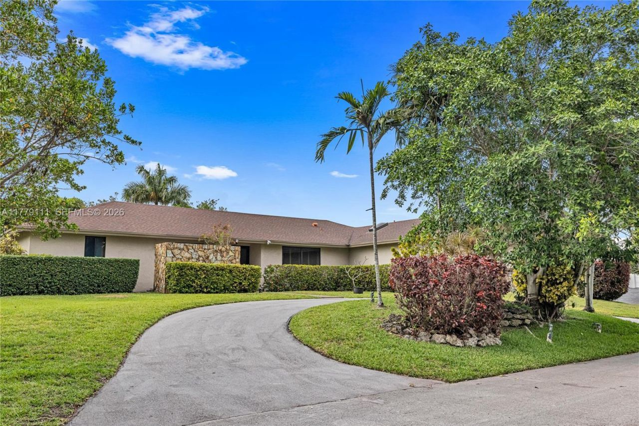 7801 SW 170th St, Palmetto Bay, FL 33157 Photo