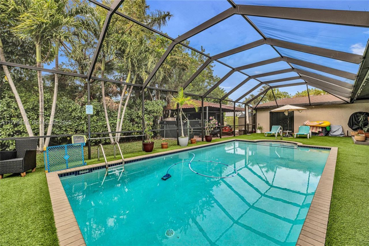 7801 SW 170th St, Palmetto Bay, FL 33157 Photo