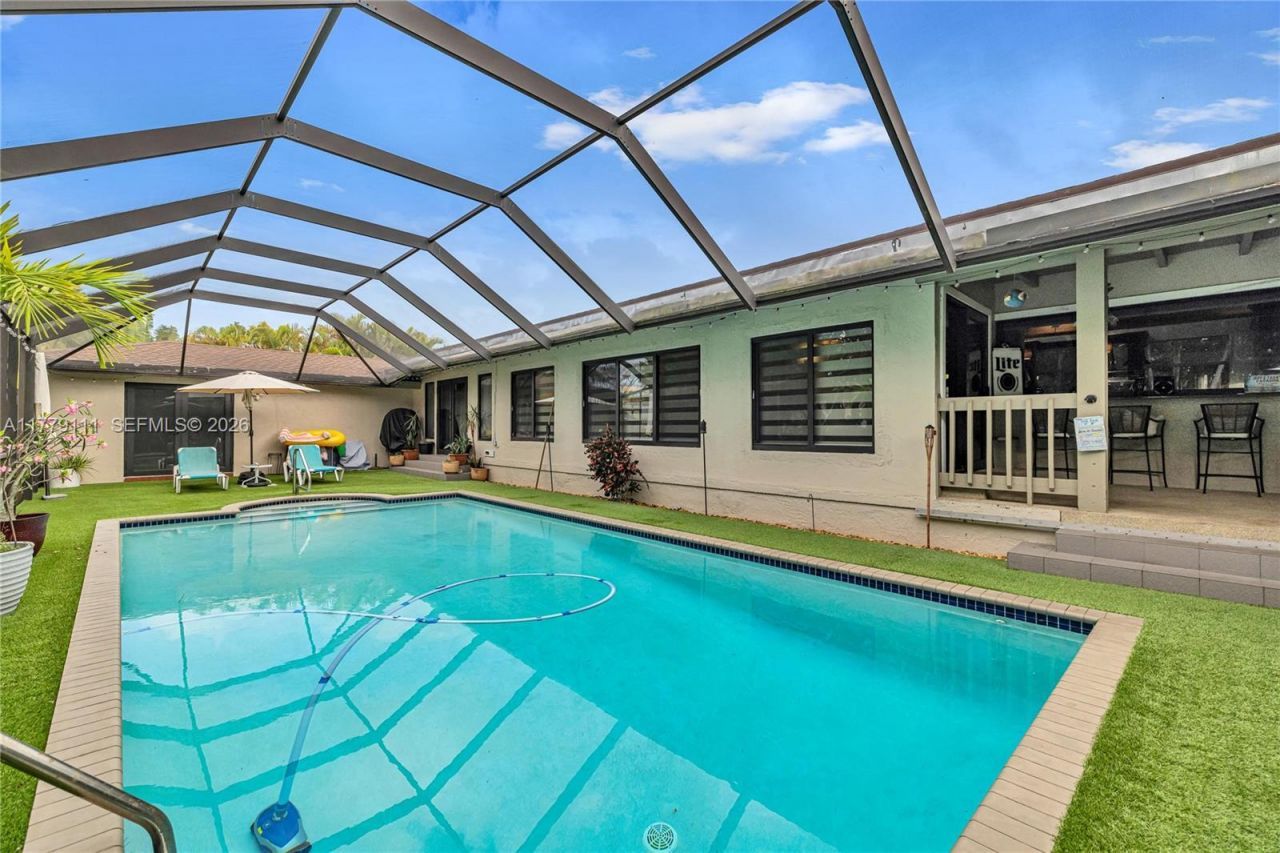 7801 SW 170th St, Palmetto Bay, FL 33157 Photo