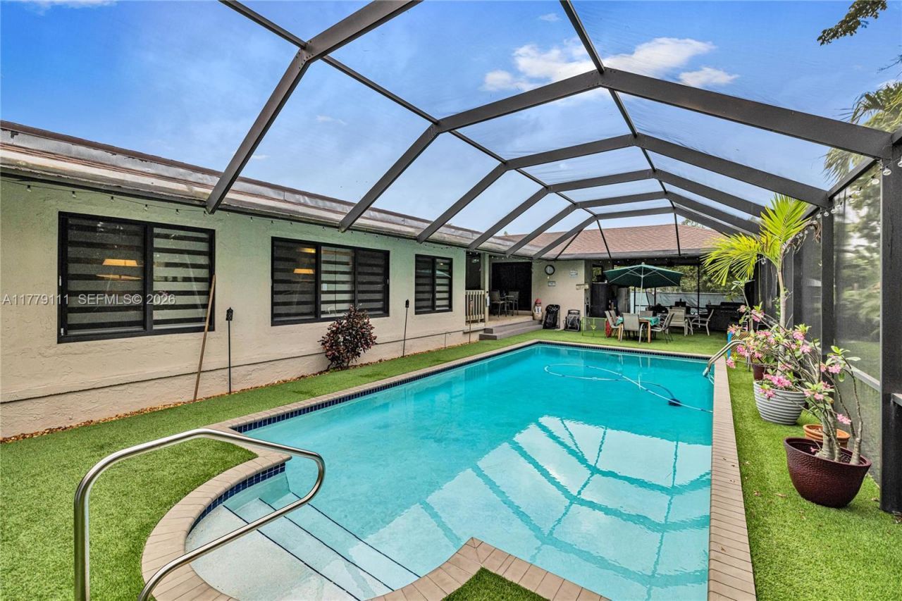 7801 SW 170th St, Palmetto Bay, FL 33157 Photo