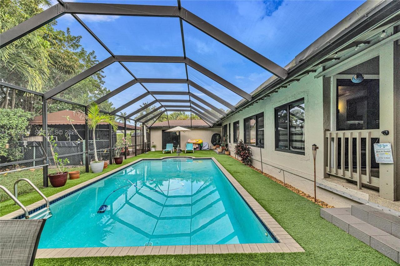 7801 SW 170th St, Palmetto Bay, FL 33157 Photo