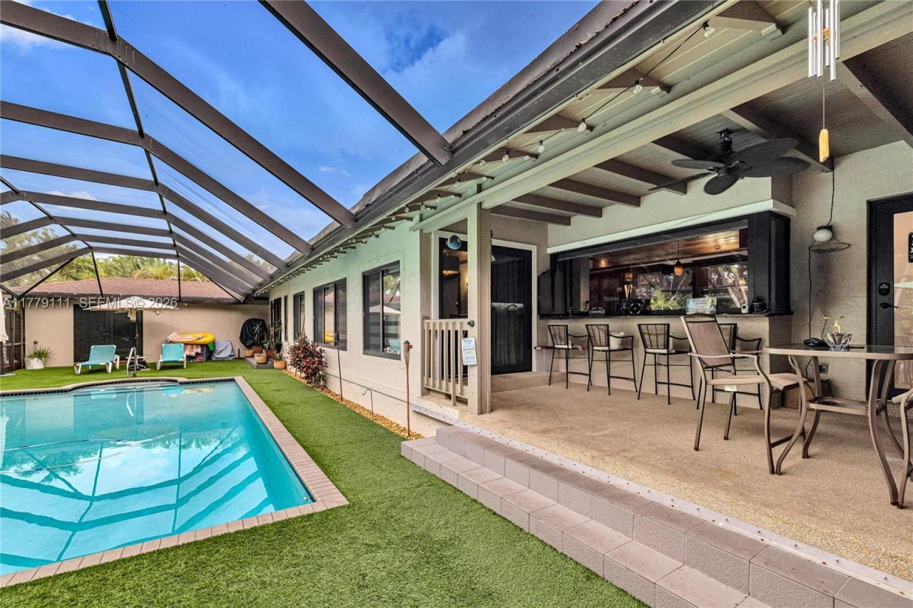 7801 SW 170th St, Palmetto Bay, FL 33157 Photo